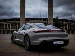 Porsche Taycan 4S Elektroauto Sportwagen E-Auto mieten Berlin
