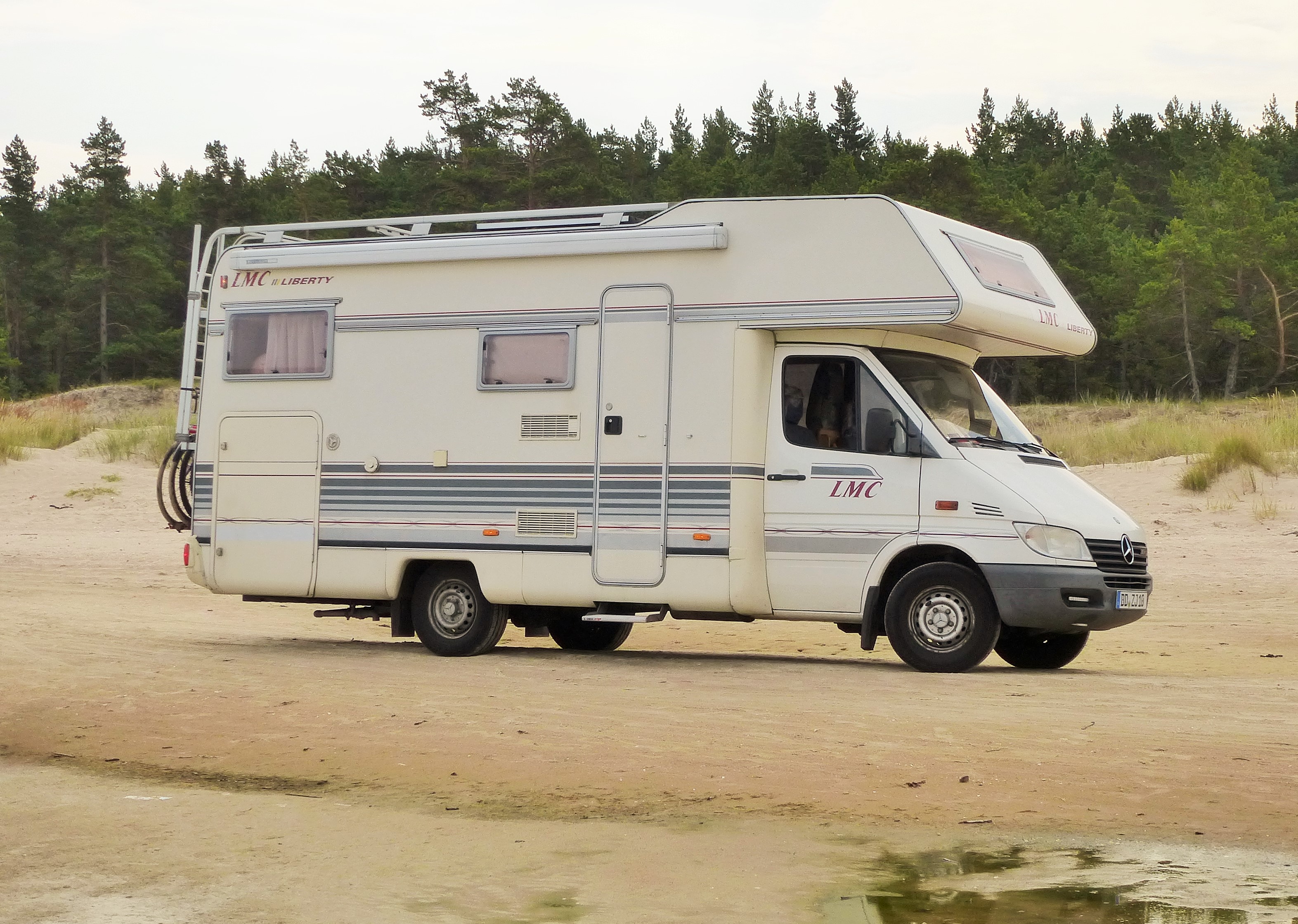 Wohnmobil Mercedes-Benz LMC Liberty 9 mit 9 Schlafplätzen Wohnmobil Mercedes-Benz LMC Liberty 9 mit 9 Schlafplätzen