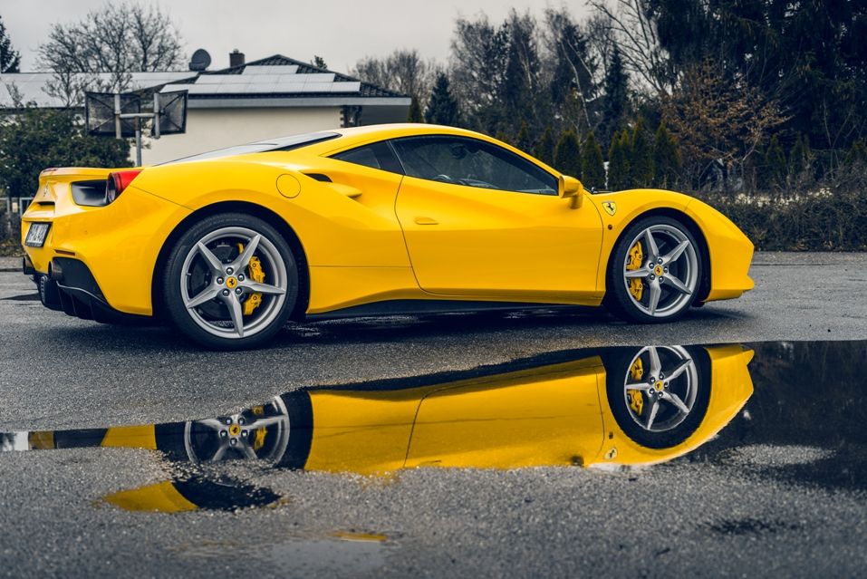 Ferrari mieten in deiner Nähe auf www.mietedeinsportauto.de