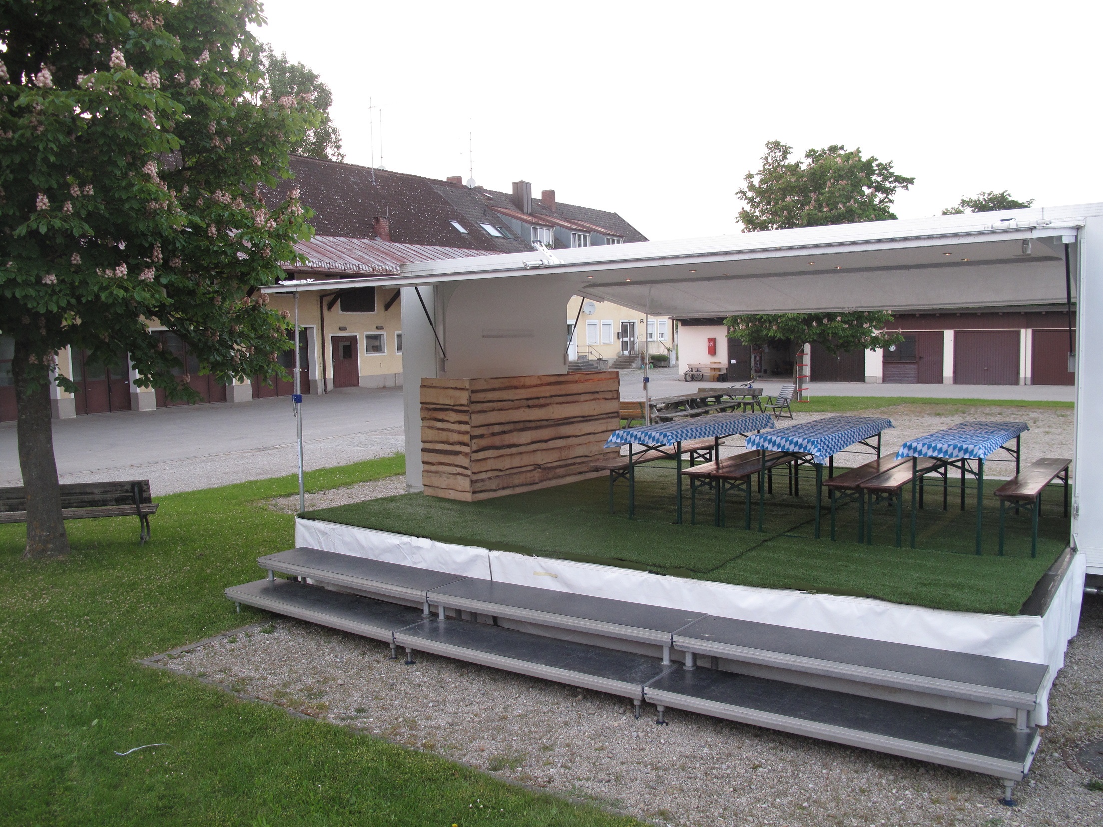 Mobiler Trailer Lounge, American Diner Bar, Roadshow, Bühne, TV Studio