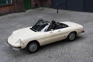 Oldtimer Alfa Romeo Spider 2000