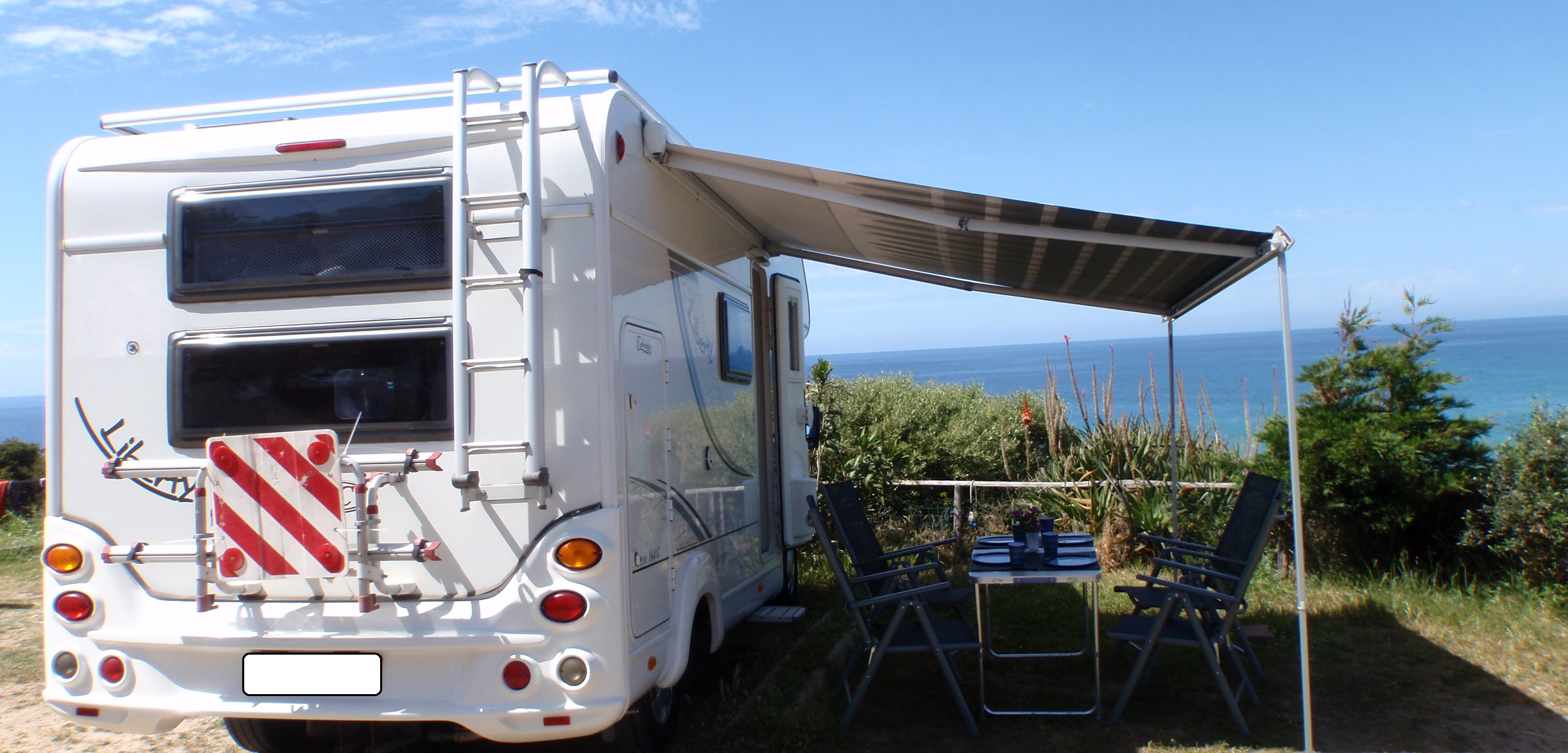 Wohnmobil Alkhoven auf Sardinien mit 9 Schlafplätze und alle km Wohnmobil Alkhoven auf Sardinien mit 9 Schlafplätze und alle km
