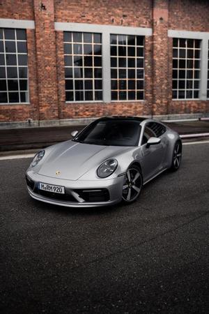 Porsche 992 Carrera 4 / Coupe / 385 PS / Porsche 992 Carrera 4 / Coupe / Alternative zu Porsche 911 / 718 Boxter / Cayman / Spyder / 911 / Carrera / Panamera / 306 km/h / europaweite Zustellung / Hochzeit / Event / Touren / Gutscheine / Preis ab München