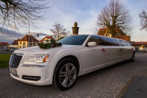 Stretchlimousine Chrysler 300C NEUES MODEL WEIß