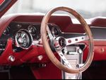 Oldtimer Ford Mustang Coupé in rot-weiß zum selbst fahren