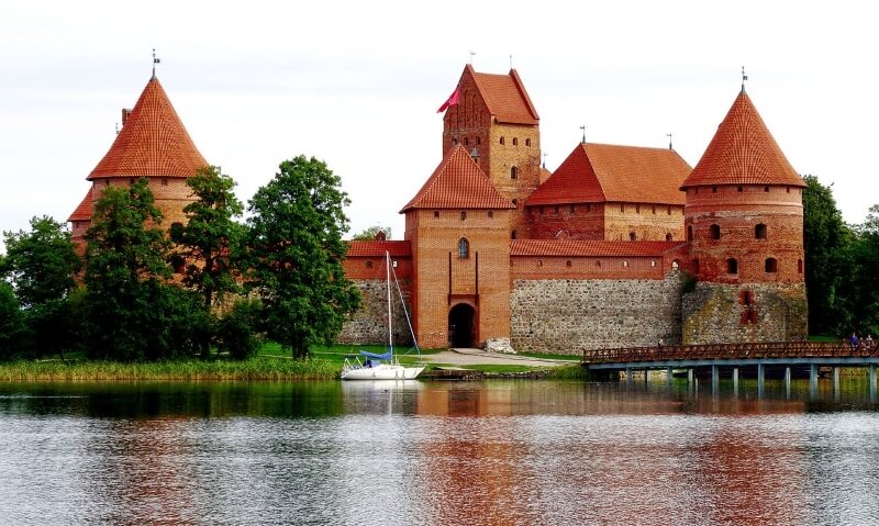 Schloss an See in Litauen