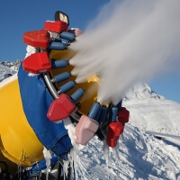 Schneekanone im Einsatz