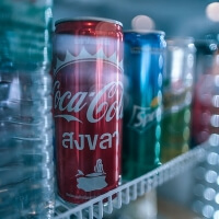 Softdrinks in Kühlschrank