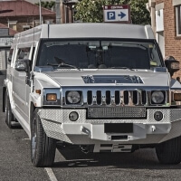 Hummer Stretchlimousine in Frontalansicht